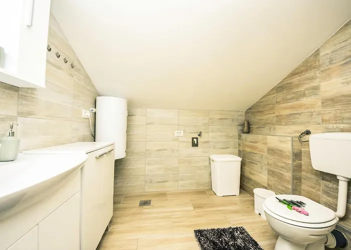 Matanovi Dvori-2 By Interhome *